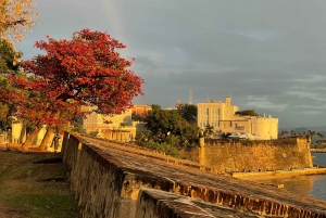 San Juan: Tour a pie por el casco antiguo al atardecer