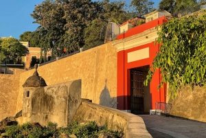 San Juan: Tour a pie por el casco antiguo al atardecer