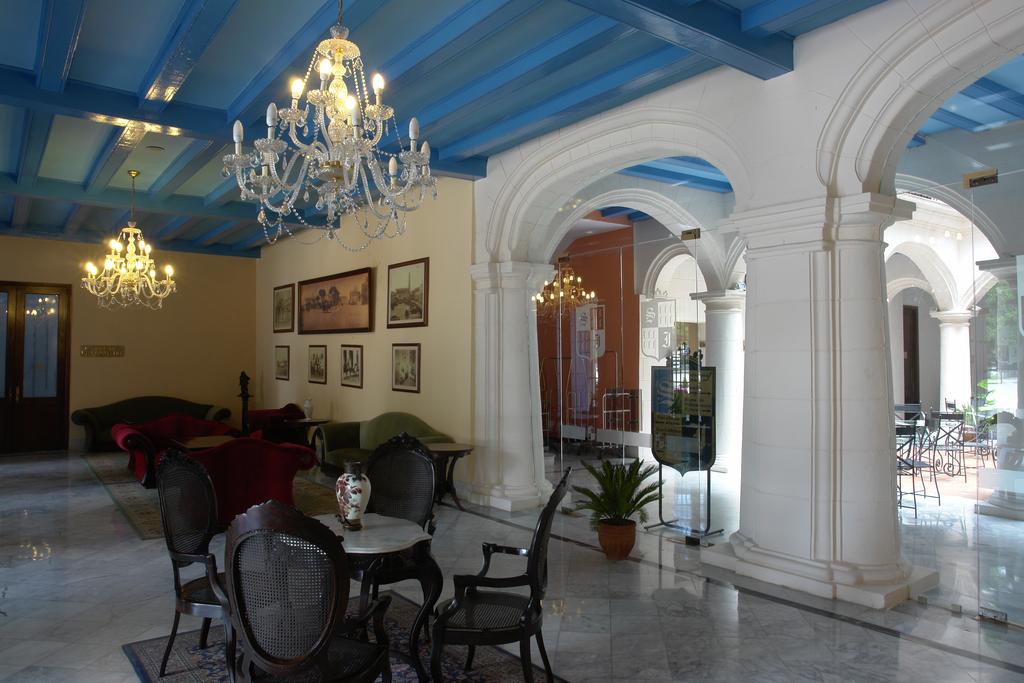 Santa Isabel Hotel