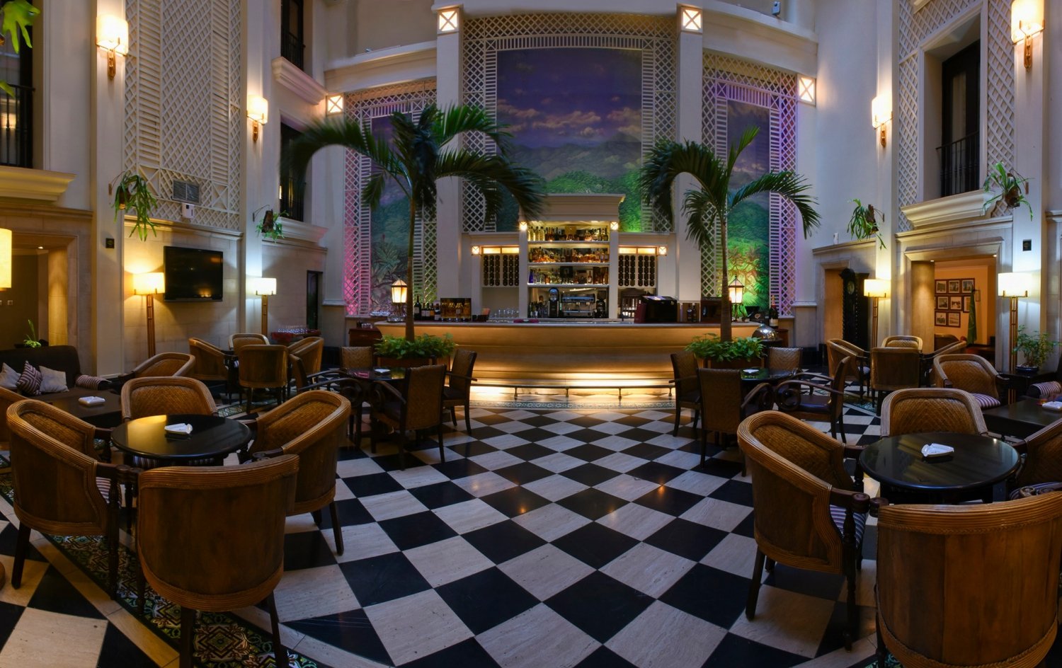 Saratoga Hotel