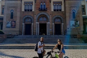 Tour Privado en bici con Visita Guiada Alcázar sin ticket