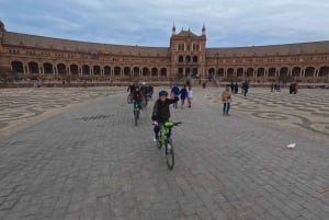 Tour Privado en bici con Visita Guiada Alcázar sin ticket