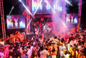 AMANECER AÑO NUEVO FIESTA EN LA PLAYA COCO BONGO