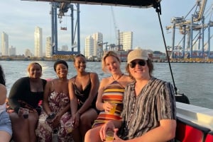 Sunsets boat party: around Bocagrande bay