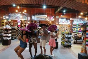 Cancún: Tour de la ciudad con degustación de tacos, postre y muestra de tequila