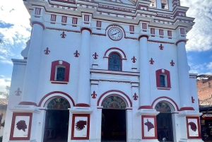 Tour to Guatapé: Alto del Chocho, Piedra del Peñol, lunch, and much more.