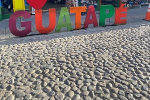 Tour to Guatapé: Alto del Chocho, Piedra del Peñol, lunch, and much more.