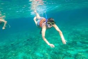 ¡Catamaran Adventure to Isla Mujeres! snorkel and food