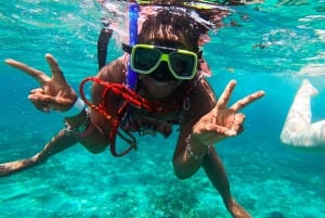 ¡Catamaran Adventure to Isla Mujeres! snorkel and food