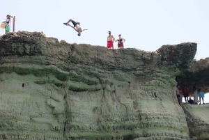 Excursión guiada en kayak de 3 horas por las cuevas marinas del Cabo Greco