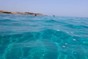 Kayak guidé de 3 heures dans les grottes marines du cap Greko