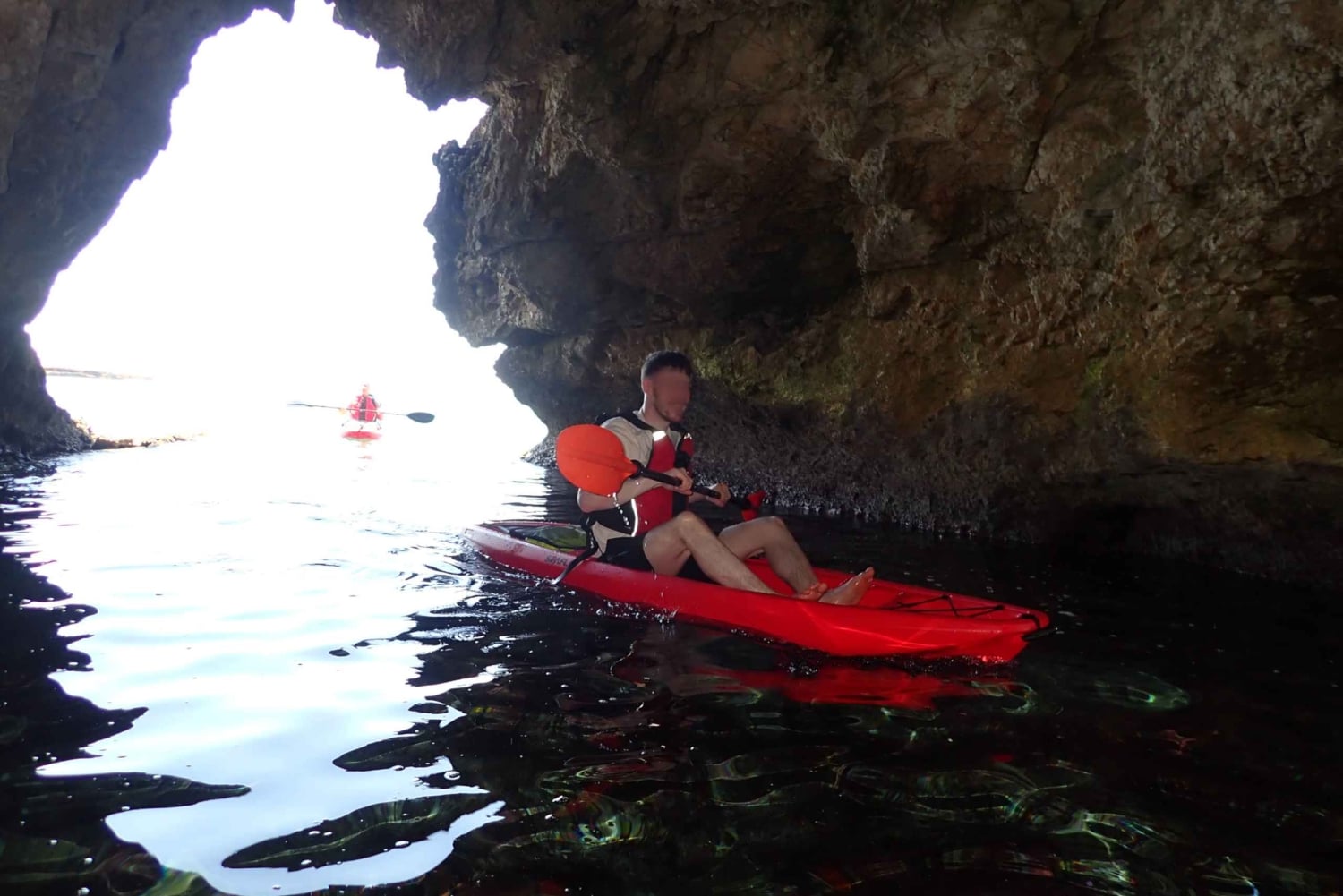 4-timers guidet kajaksejlads i Ayia Napa SeaCaves fra Limnara-stranden