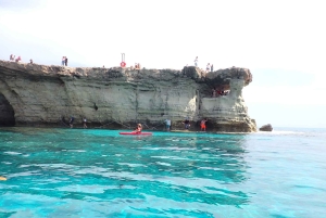 Excursión de 5 horas en kayak + snorkel por las cuevas de Cabo Greco.