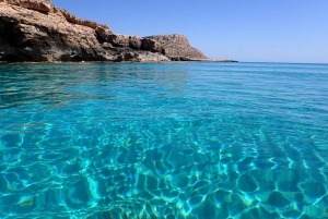Excursión de 5 horas en kayak + snorkel por las cuevas de Cabo Greco.