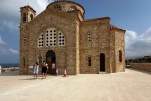 Akamas, White Stone River - Off Road com café cipriota grátis.