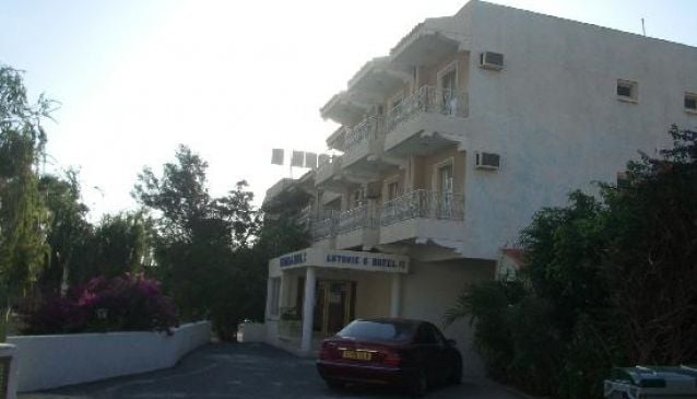 Antonis G Hotel Apartments