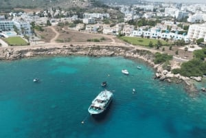 Ayia Napa: Tour en barco por la Laguna Azul y Famagusta con barbacoa