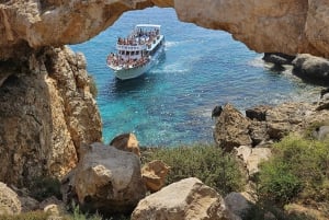 アヤナパ：ブルーラグーン＆タートルクルーズ（オプションのランチ付き）