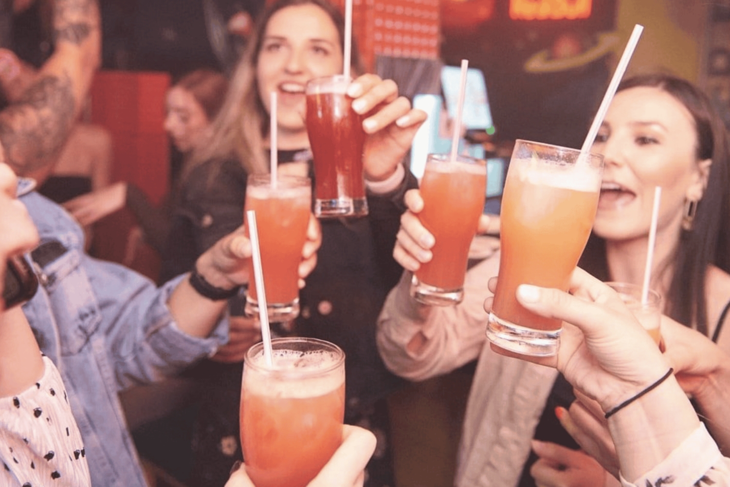 Ajia Napa: Club Crawl z shotami i wstępem bez kolejki