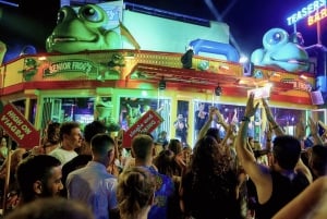 Ayia Napa: Klubbrunda med shots och hoppa över kön