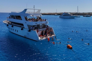 Ayia Napa: Sunset Cruise with Live Music and Swim Stops