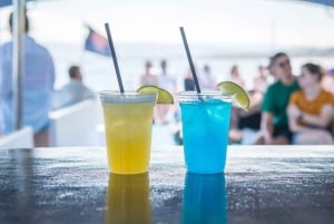 BBQ in barca: Nafsika II, barbecue al tramonto, scivolo d'acqua e nuoto