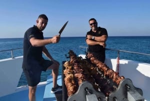 BBQ in barca: Nafsika II, barbecue al tramonto, scivolo d'acqua e nuoto