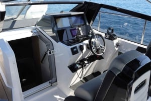 Blue Lagoon: yacht privato Karnic CS10 con frutta