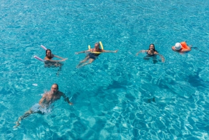 Paphos: Blue Lagoon boottocht met glijbaan, muziek en transfer