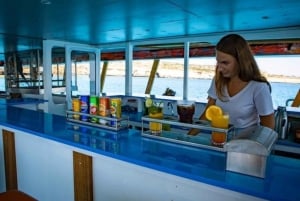 Ayia Napa: Tour en barco por la Laguna Azul y Famagusta con barbacoa