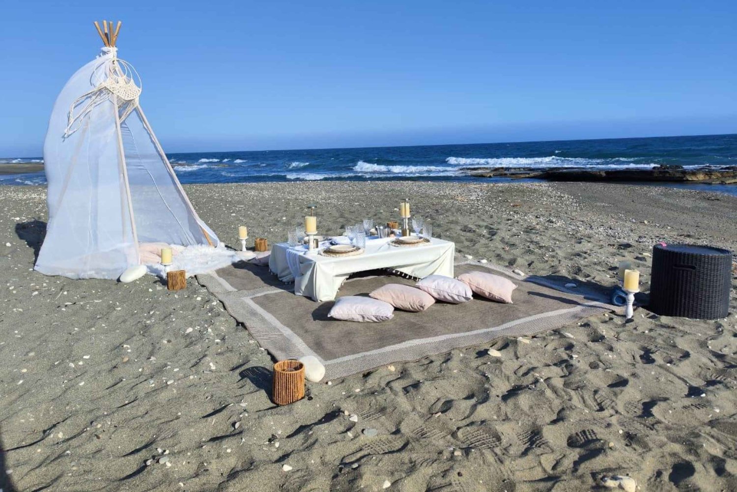 PICNIQUES DE LUXE SUR LA PLAGE À CHYPRE