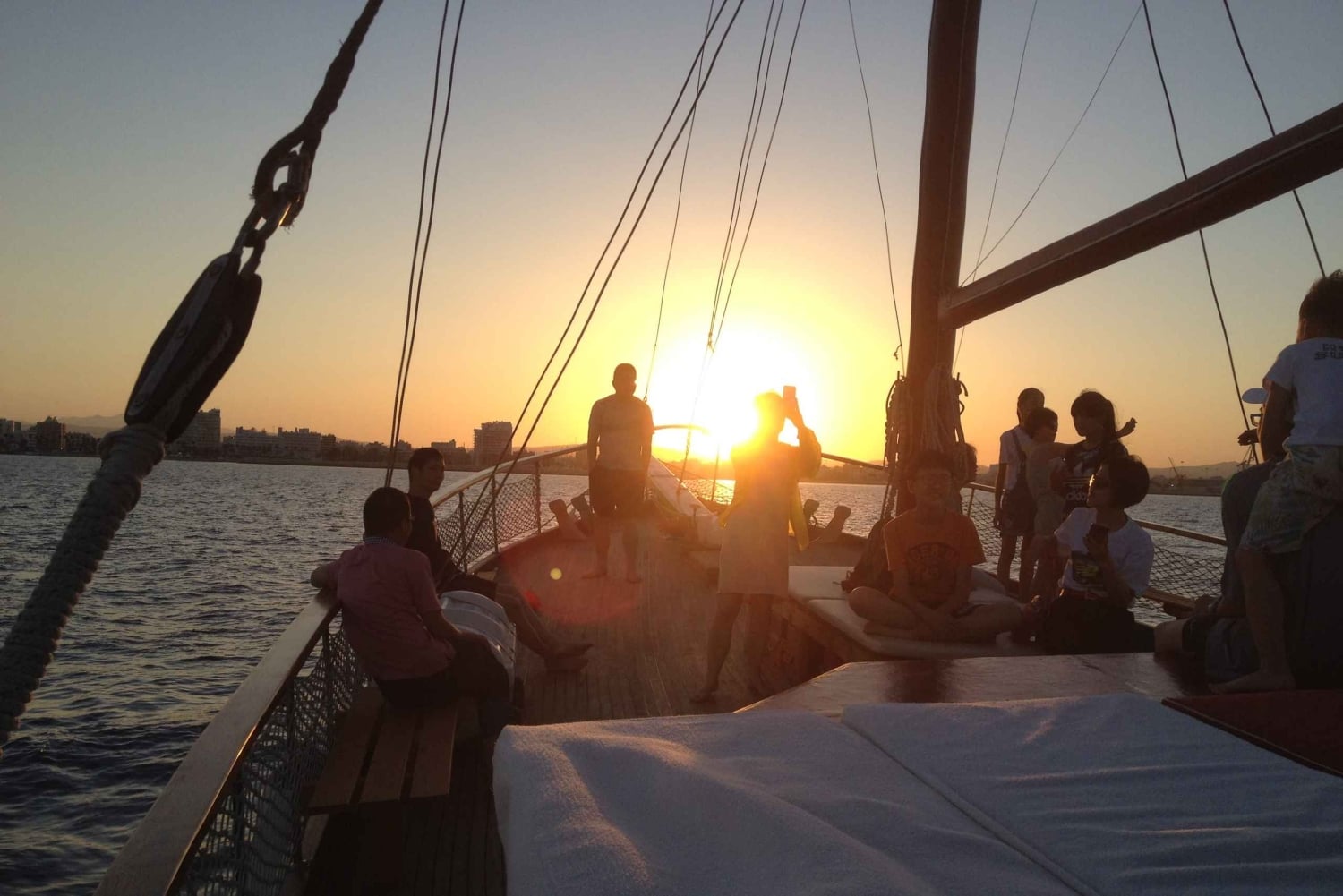 Chipre: crucero privado de un día en yate para hasta 40 personas