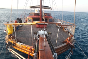 Chipre: crucero privado de un día en yate para hasta 40 personas