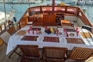 Chipre: crucero privado de un día en yate para hasta 40 personas