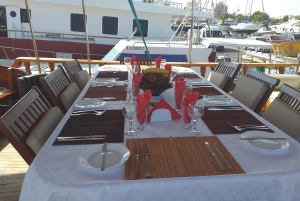 Chipre: crucero privado de un día en yate para hasta 40 personas