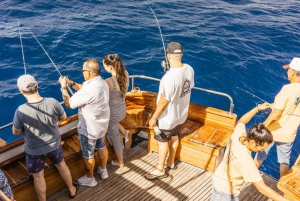 Larnaca: Glass-Bottom Boat Cruise with Fishing and BBQ Lunch