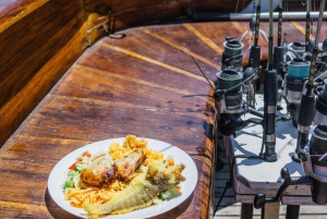 Larnaca: Glasbodenbootfahrt mit Fischen und BBQ-Mittagessen