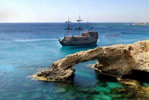 Ayia Napa: Crucero en barco pirata Perla Negra con espectáculo de cañones