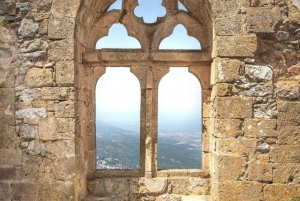 Fra det nordlige Cypern: Kyrenia, St Hilarion Slot, Bellapais