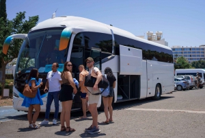 Pafos/Akamas: Tour en autobús y barco por la Laguna Azul con tobogán acuático