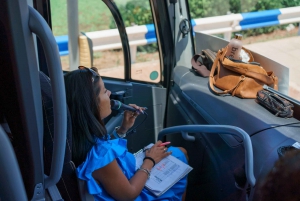 Pafos/Akamas: Tour en autobús y barco por la Laguna Azul con tobogán acuático