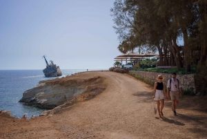 Paphos/Akamas: Blue Lagoon Bus & Boot Tour met Waterglijbaan