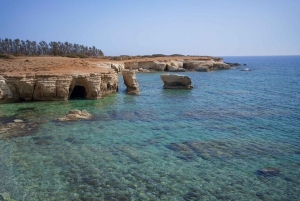 Paphos/Akamas: Excursão de ônibus e barco pela Lagoa Azul com toboágua