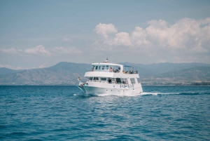 Paphos/Akamas: Blue Lagoon Bus & Boot Tour met Waterglijbaan