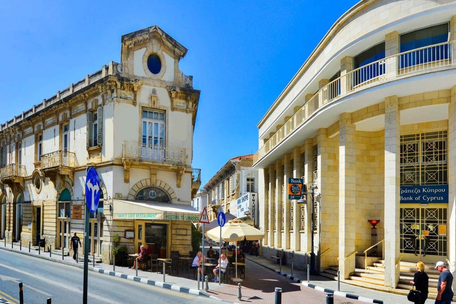 FRÅN PAPHOS: Limassol City och Afrodites klippa