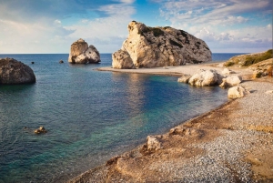 FRÅN PAPHOS: Limassol City och Afrodites klippa