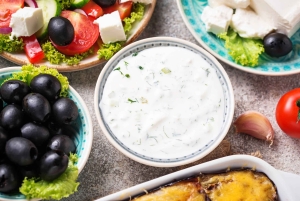 Från Paphos: Dags för en solnedgångsdrink vid Afrodites klippa och en folkmiddag