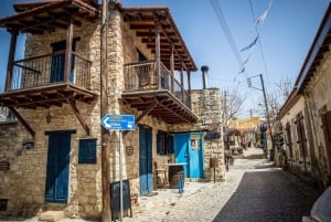 PÁFOKSESTA: Tutustu aidon Troodoksen charmiin nelivetoisella jeepillä