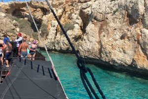 Desde Protaras: Laguna Azul y Crucero Pirata por la Bahía de las Tortugas