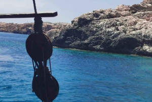 Vanuit Protaras: Blue Lagoon en Turtle Bay Piraten Cruise